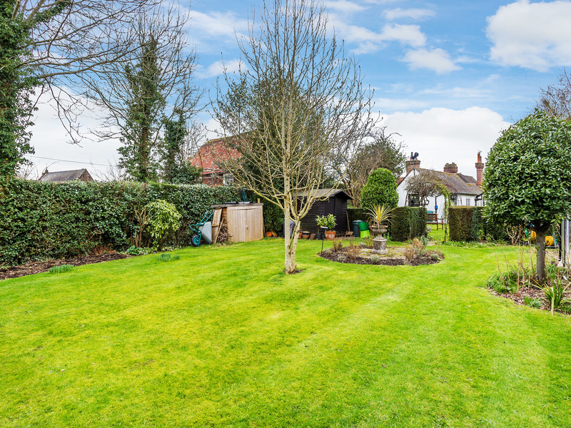 4 Bed House Semi For Sale in Cuckfield